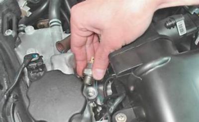 Датчик давления масла ВАЗ 2110: где находится, как проверить