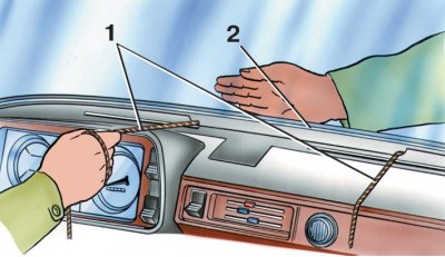 3. Наденьте уплотнитель 5 с окантовкой 3 на стекло.
