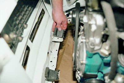 В същото време се опитайте да не докосвате средната му част с други части на автомобила - можете да…