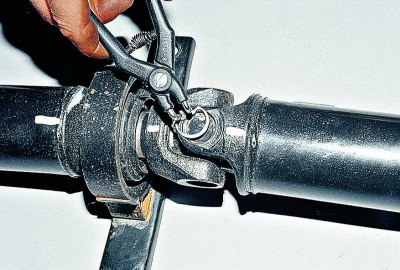 Нанасяме маркировки, за да посочим относителните позиции на валовете и вилиците.