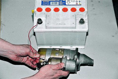 ...и откачете върха на кабела.