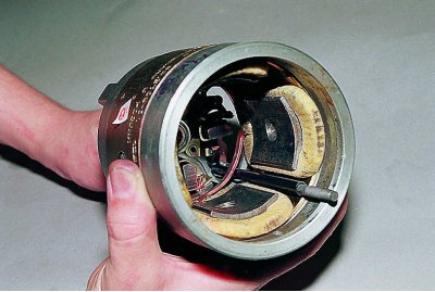 По-нататъшното сглобяване се извършва в обратния ред на разглобяването.