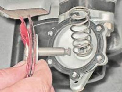 Как заменить бензонасос на ваз 2107 карбюратор Fuel Pump Diaphragm - Replacement (VAZ-2107 "Zhiguli" 1982-2012 / Power unit / F