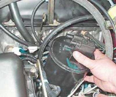 Где находятся форсунки на ваз 2107 Adsorber - purge valve check, removal and installation (VAZ-2107 "Zhiguli" 1982-