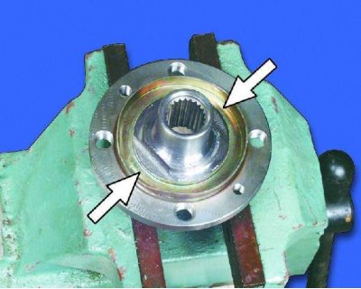 The wheel hub has a double-row ball bearing that does not require adjustment or lubrication during…