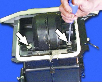A fűtőventilátor szét- és összeszerelése