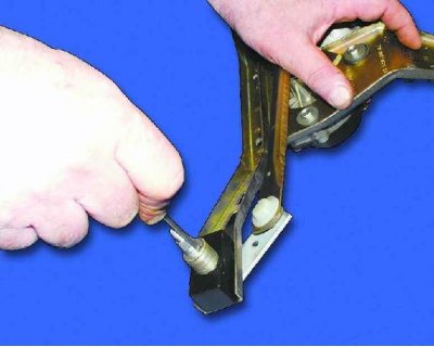 Tije ștergătoare de parbriz cu design neseparabil: 1 – manivelă; 2 - tragere scurtă; 3 –…
