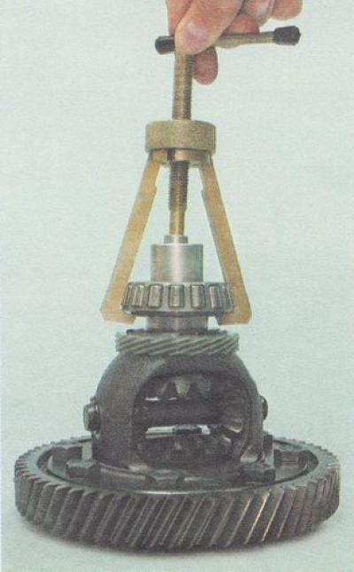 Как поменять подшипник дифференциала Gearbox differential - disassembly and assembly (VAZ-2110 "LADA" 1995-2007 / Tra