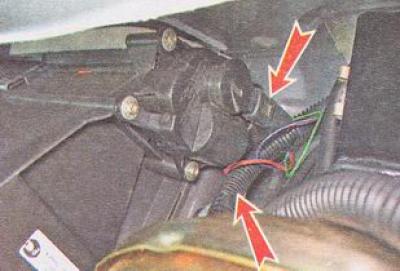 16. Disconnect the two connectors of the air mixing heater flap electric drive and the flap…