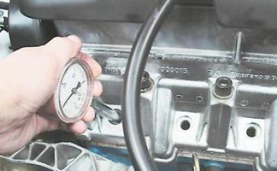 Nota. La un motor cu 8 supape, funcționarea arată astfel: