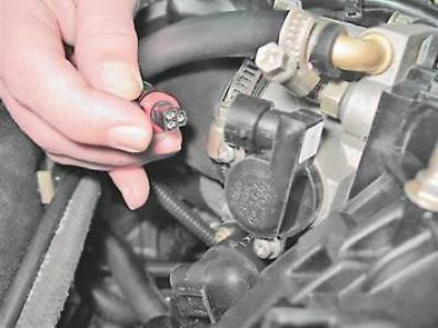 Где находится датчик заслонки Throttle position sensor - check and replace (VAZ-2112 "LADA" 1999-2007 / Power 