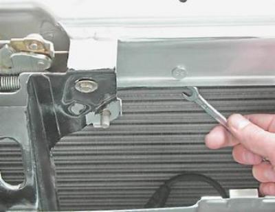 Как снять трос капота приора Bonnet lock link - lubrication and replacement (VAZ-2112 "LADA" 1999-2007 / Body