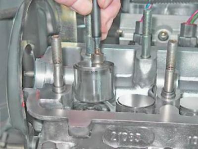 Как снять клапана 2114 поменять на ваз Oil seals - replacement (VAZ-2114 "Samara-2" 2004-2013 / Power unit / Engine rep