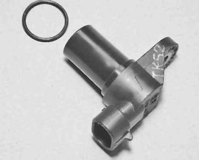 7. Снимаем с датчика резиновое уплотнительное кольцо. Поврежденное кольцо заменяем.