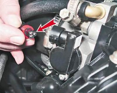 Где находится датчик заслонки Throttle position sensor - check and replace (VAZ-2114 "Samara-2" 2004-2013 / Po