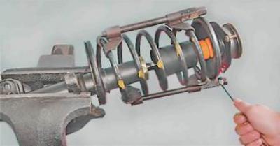 Как снять пружину ваз 2114 Front suspension strut - disassembly and assembly (VAZ-2114 "Samara-2" 2004-2013