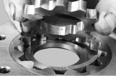 5. …and the driven gear of the pump.