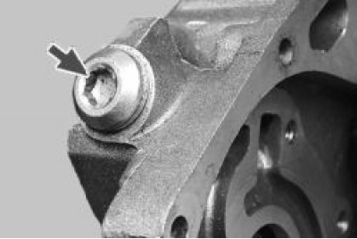 7. Remove the pressure reducing valve spring.