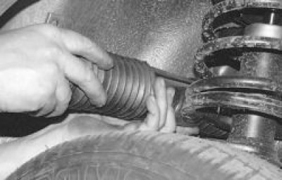 7. Сменете скъсани, напукани или разхлабени възглавници и предпазни калъфи.