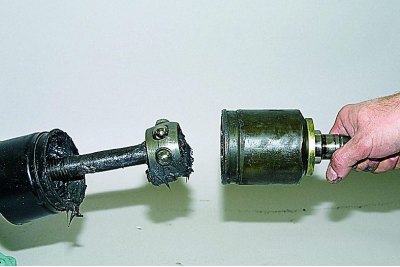 Помечаем взаимные положения корпуса, сепаратора и обоймы.