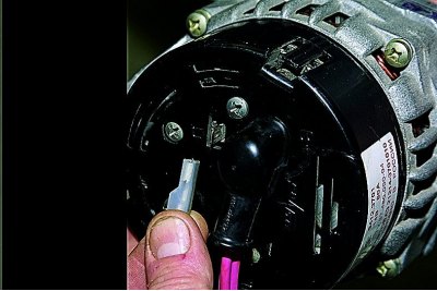 Remove the oil pan protection plate and the right engine mudguard (see Removal the oil pan…