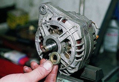 We remove the washer and pulley parts.