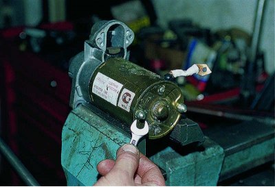 We remove the traction relay anchor.