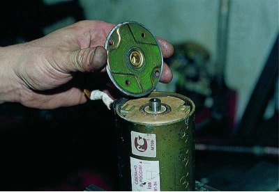 Using a Phillips screwdriver, unscrew the two screws..